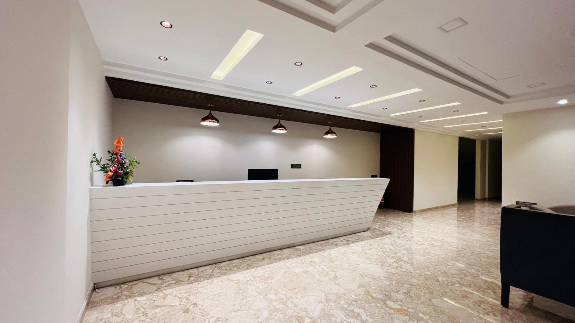 Hotel Aashraya Dod Jala Bagian luar foto