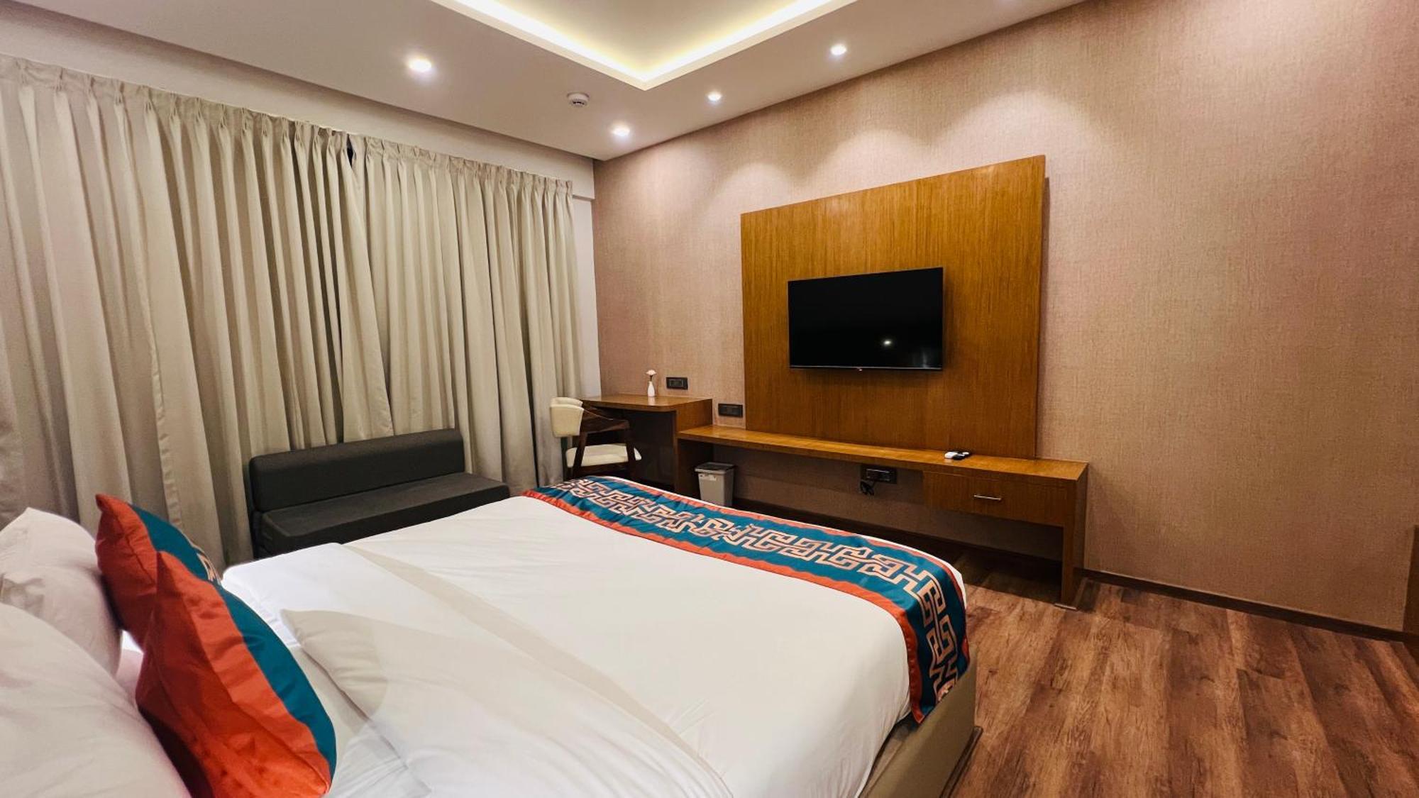 Hotel Aashraya Dod Jala Bagian luar foto