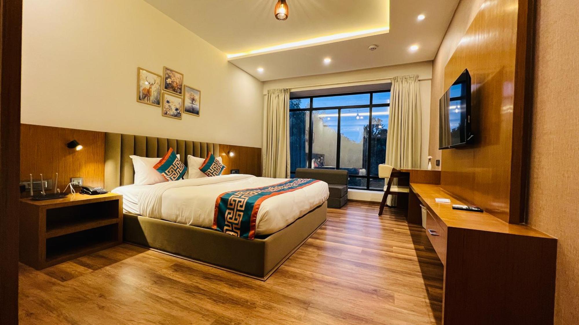 Hotel Aashraya Dod Jala Bagian luar foto